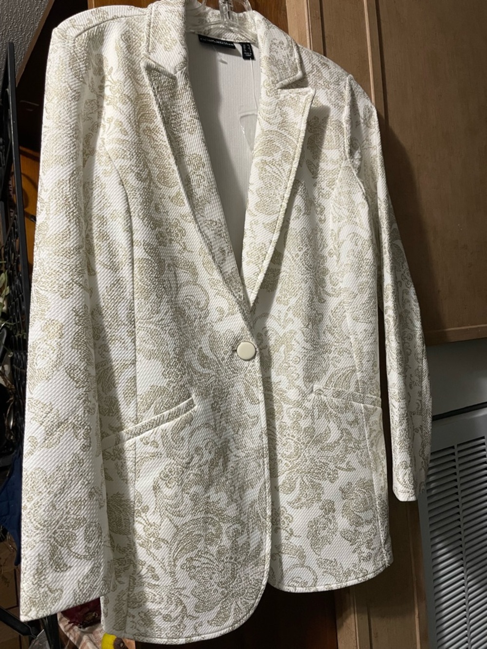 Susan Graver Occasions  beige gold Metallic-Print   Blazer Size XS